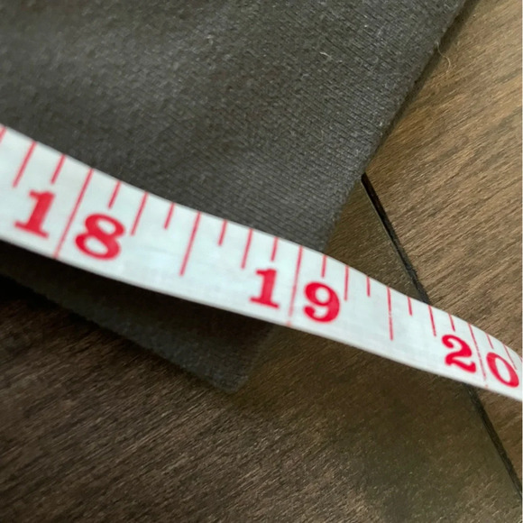 Brown Lululemon Capri Pant Size 4 - Picture 4 of 6